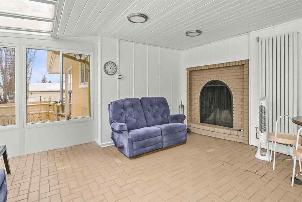 MLS® A2202888 - 5235 38 Street Crescent  in Margodt Innisfail, Residential