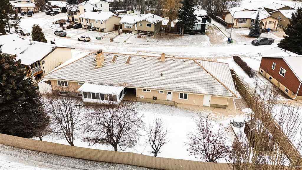 MLS® A2202888 - 5235 38 Street Crescent  in Margodt Innisfail, Residential