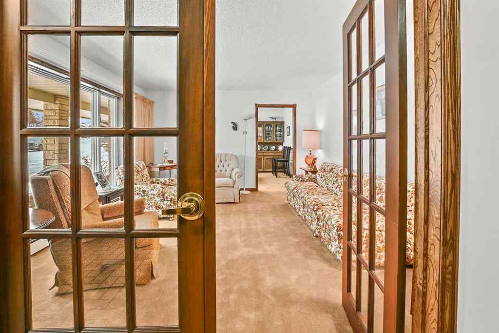 MLS® A2202888 - 5235 38 Street Crescent  in Margodt Innisfail, Residential