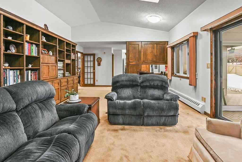 MLS® A2202888 - 5235 38 Street Crescent  in Margodt Innisfail, Residential