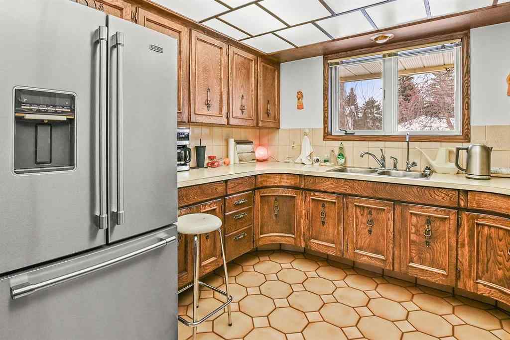 MLS® A2202888 - 5235 38 Street Crescent  in Margodt Innisfail, Residential