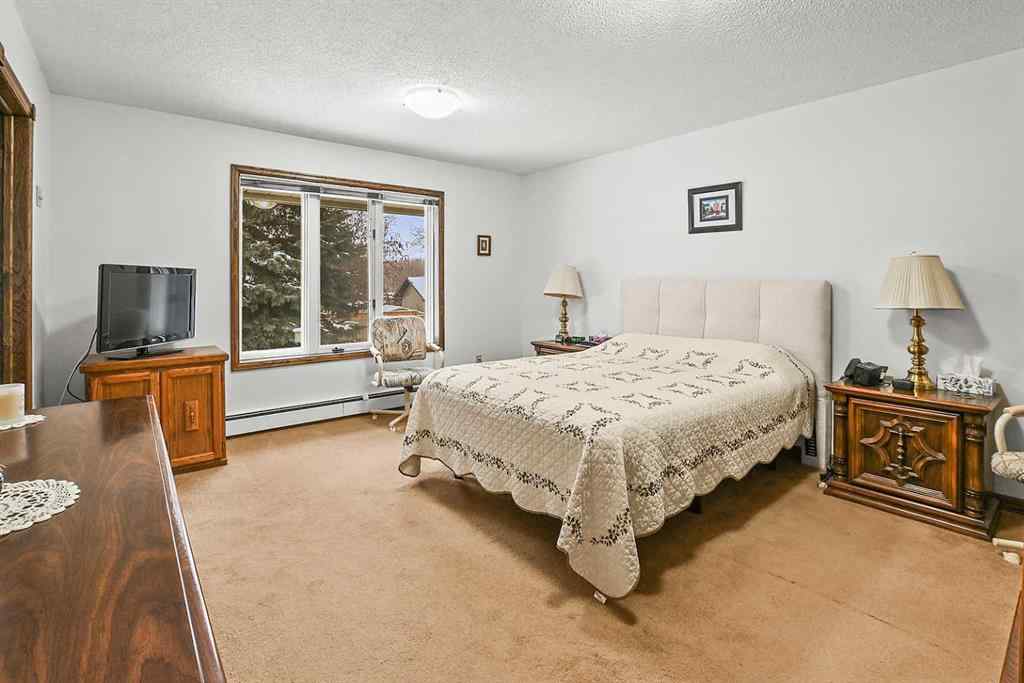 MLS® A2202888 - 5235 38 Street Crescent  in Margodt Innisfail, Residential