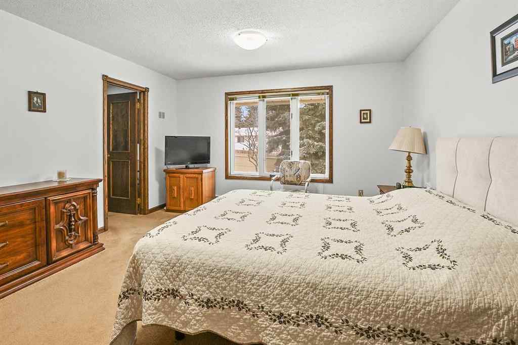 MLS® A2202888 - 5235 38 Street Crescent  in Margodt Innisfail, Residential
