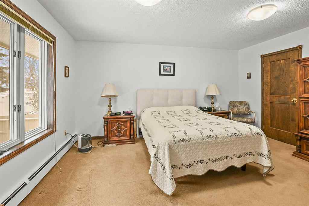 MLS® A2202888 - 5235 38 Street Crescent  in Margodt Innisfail, Residential