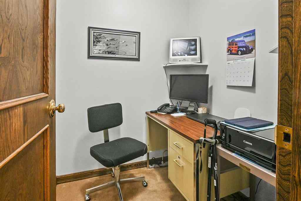 MLS® A2202888 - 5235 38 Street Crescent  in Margodt Innisfail, Residential