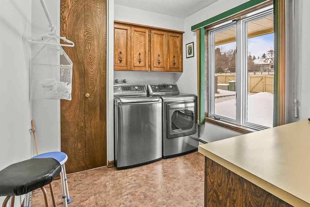MLS® A2202888 - 5235 38 Street Crescent  in Margodt Innisfail, Residential
