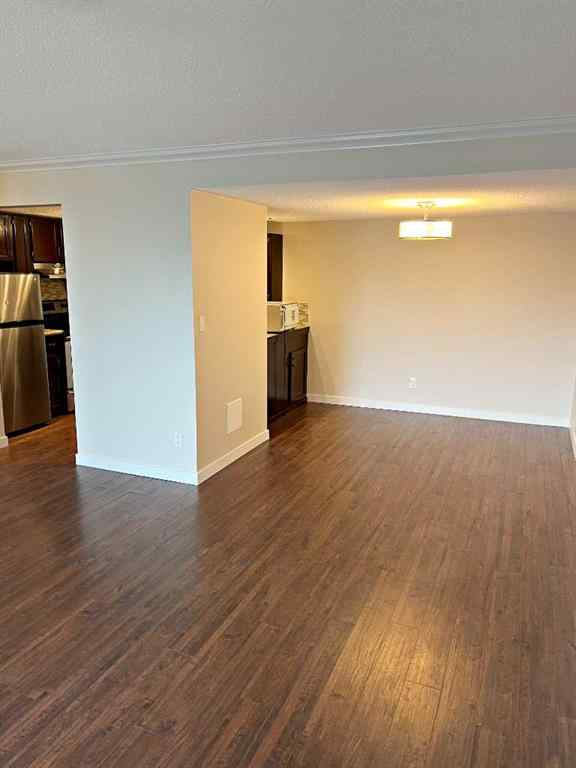 MLS® A2202947 - Unit #405 511 56 Avenue SW in Windsor Park Calgary, Residential