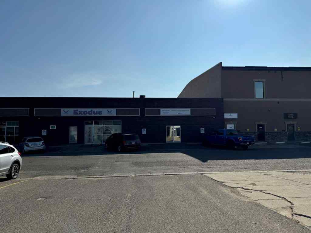 MLS® A2203088 - 215-219 12B Street N in Senator Buchanan Lethbridge, Commercial