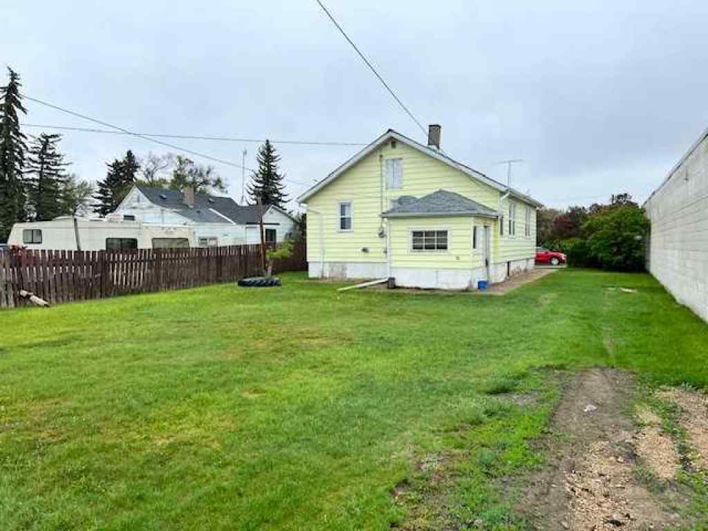 MLS® A2203111 - 5016 49 Avenue  in Forestburg Forestburg, Residential