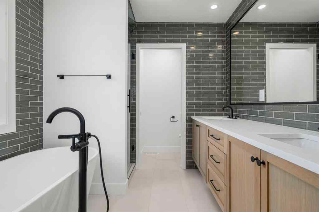 MLS® A2203181 - 2204 29 Avenue SW in Richmond Calgary, Residential