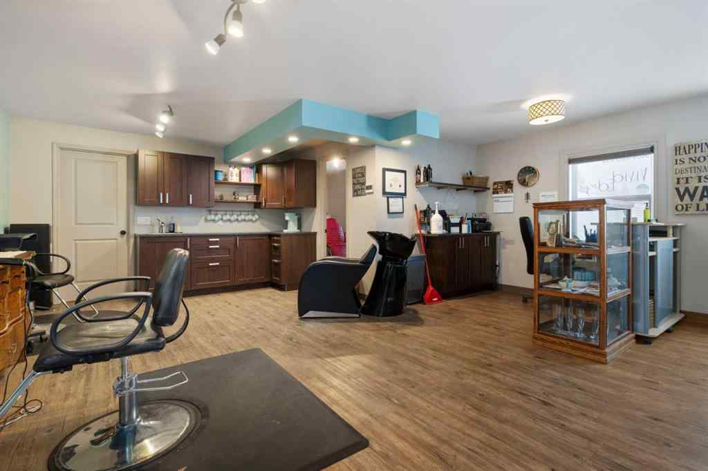 MLS® A2203185 - 5009 49 Avenue  in Forestburg Forestburg, Commercial