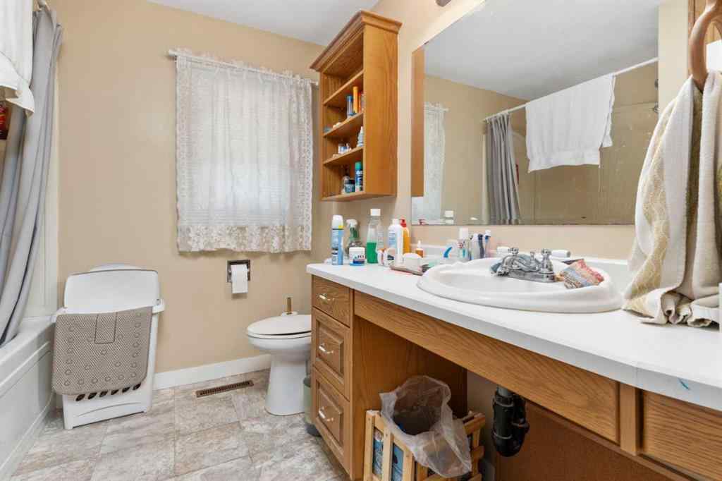 MLS® A2203280 - 5034 47 Street  in Daysland Daysland, Residential