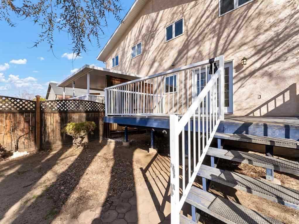 MLS® A2203392 - 327/329 3 Street NW in Riverside Medicine Hat, Residential