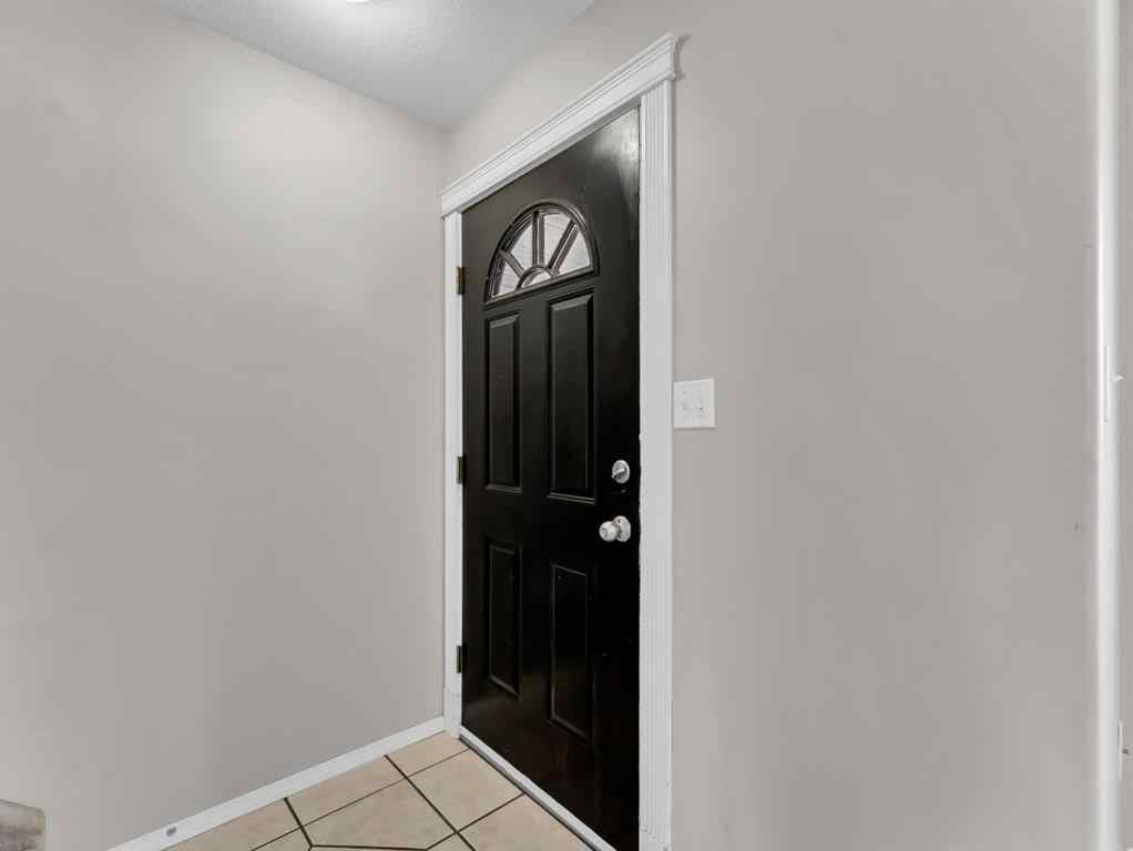 MLS® A2203392 - 327/329 3 Street NW in Riverside Medicine Hat, Residential