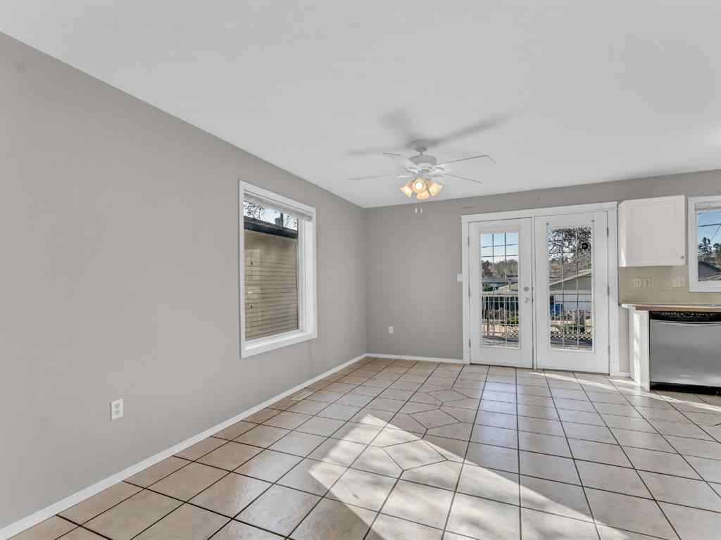 MLS® A2203392 - 327/329 3 Street NW in Riverside Medicine Hat, Residential
