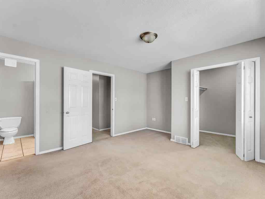 MLS® A2203392 - 327/329 3 Street NW in Riverside Medicine Hat, Residential
