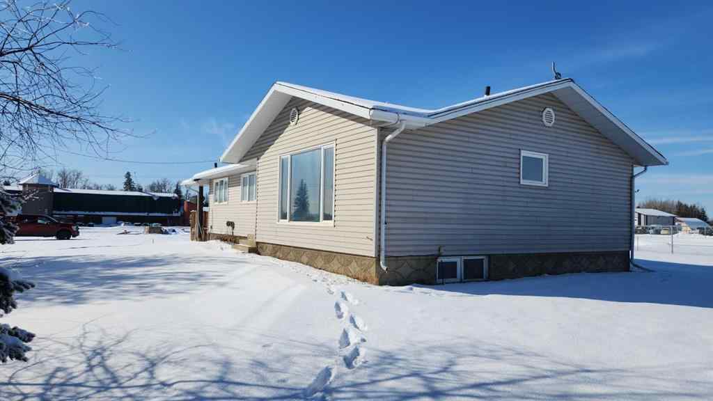 MLS® A2203524 - 711038 HWY 40 Street  in O\'Brien Lake Grande Prairie, Commercial