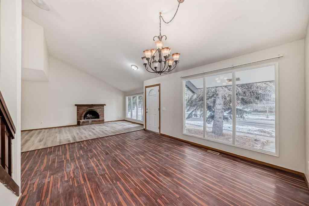 MLS® A2203586 - 652 Queensland Drive SE in Queensland Calgary, Residential