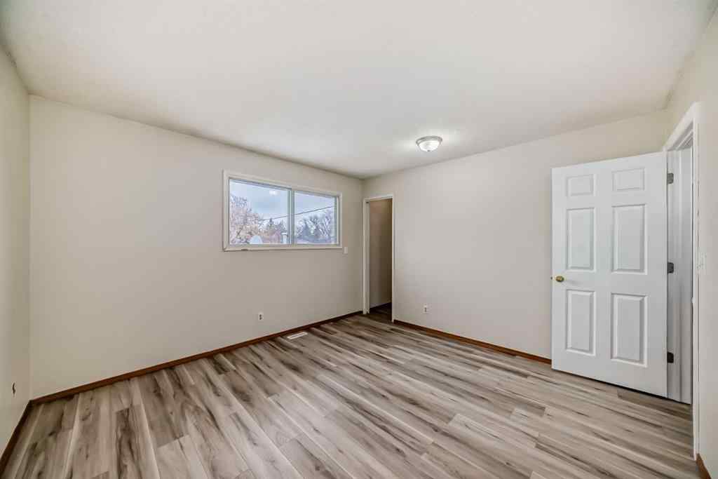 MLS® A2203586 - 652 Queensland Drive SE in Queensland Calgary, Residential
