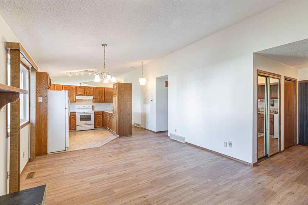 MLS® A2203781 - 3908 14 Avenue NE in Marlborough Calgary, Residential