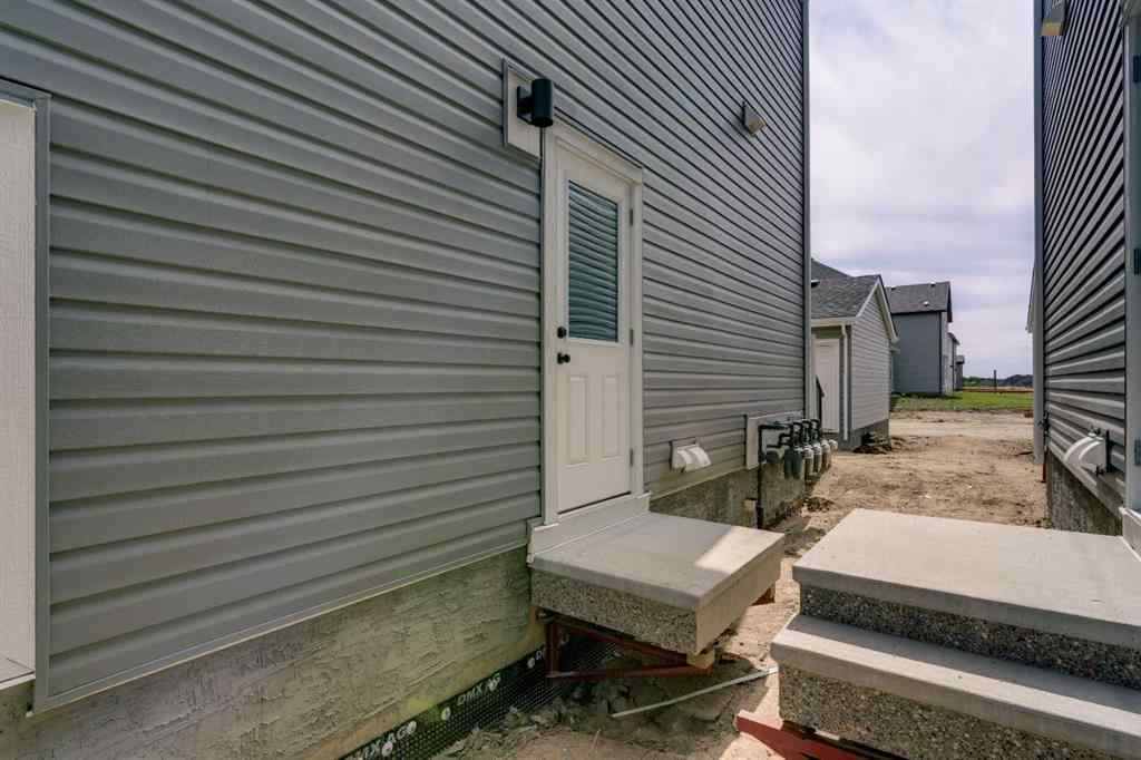 MLS® A2203874 - 225 Heirloom Way SE in Rangeview Calgary, Residential