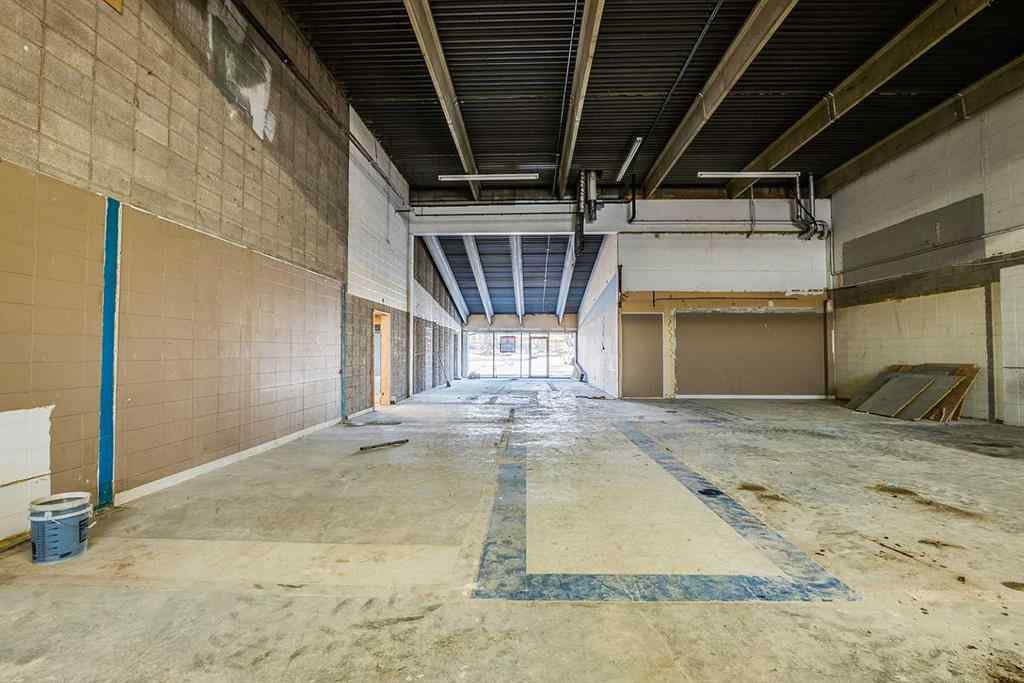 MLS® A2203900 - Unit #7 7727 50 Avenue  in Northlands Industrial Park Red Deer, Commercial
