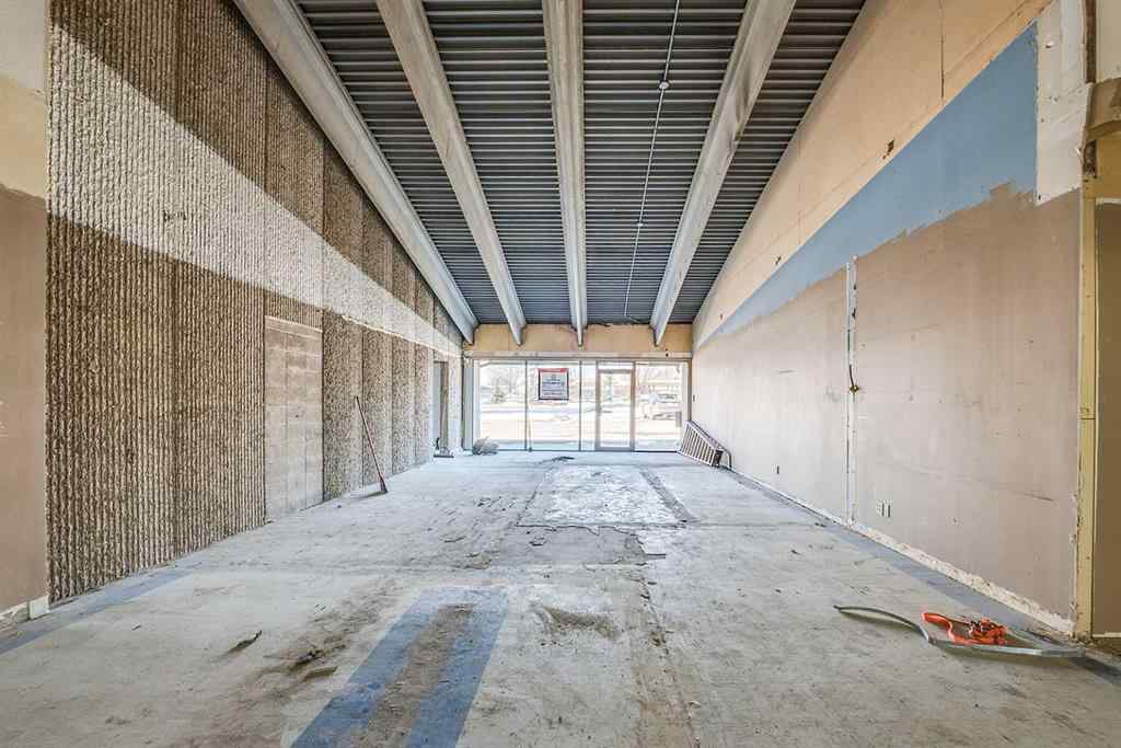 MLS® A2203900 - Unit #7 7727 50 Avenue  in Northlands Industrial Park Red Deer, Commercial