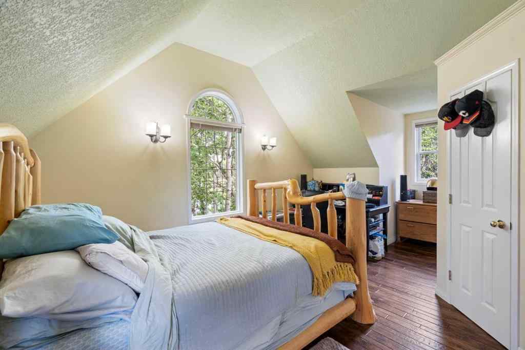 MLS® A2204006 - 43 Cody Range Way  in Bearspaw_Calg Rural Rocky View County, Residential