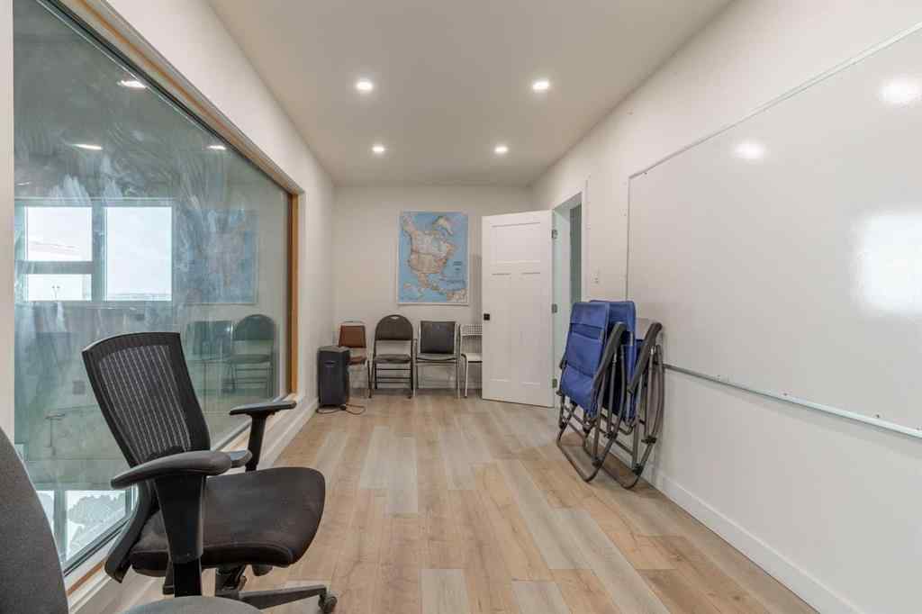 MLS® A2204105 - Unit #1, 2, 3 565 41 Street N in Shackleford Industrial Park Lethbridge, Commercial