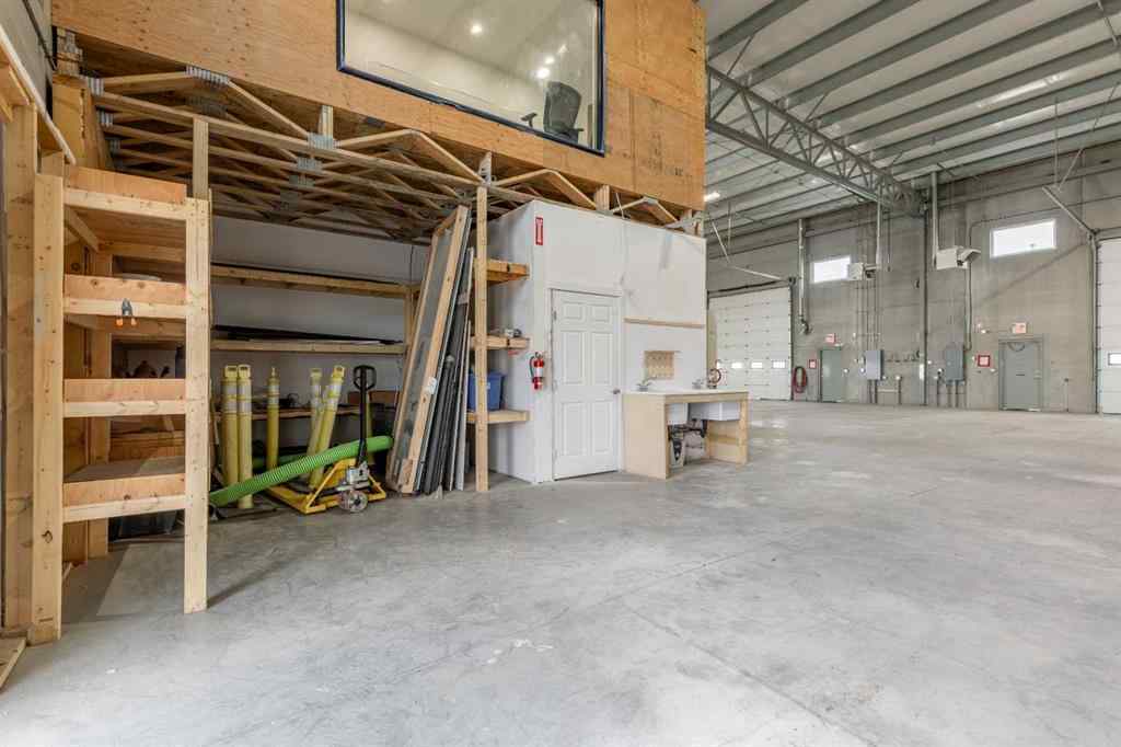 MLS® A2204105 - Unit #1, 2, 3 565 41 Street N in Shackleford Industrial Park Lethbridge, Commercial