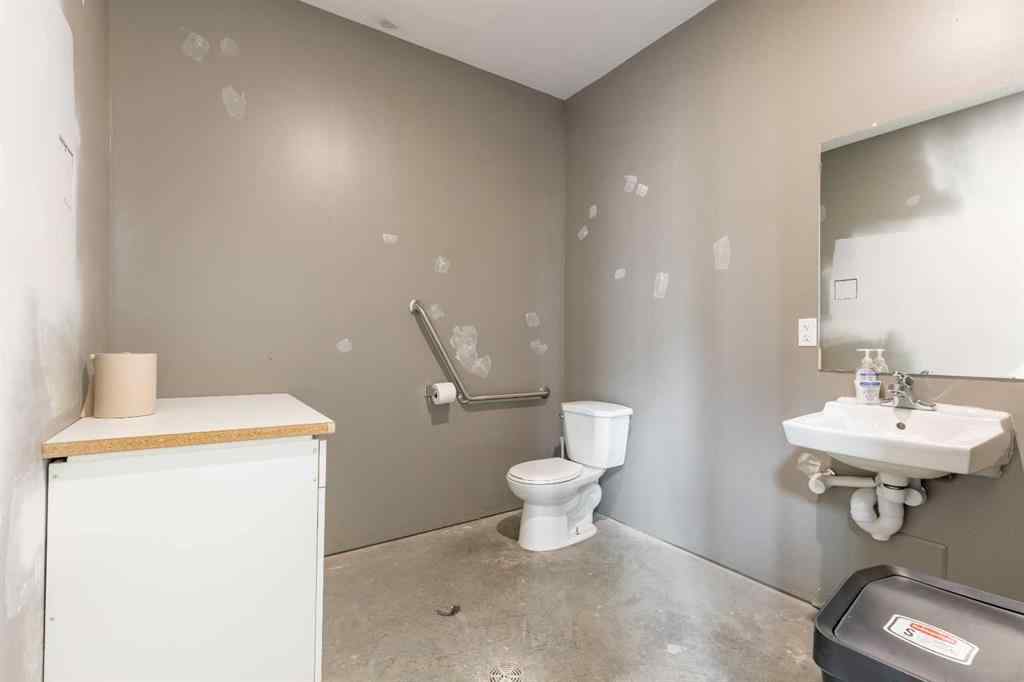 MLS® A2204105 - Unit #1, 2, 3 565 41 Street N in Shackleford Industrial Park Lethbridge, Commercial