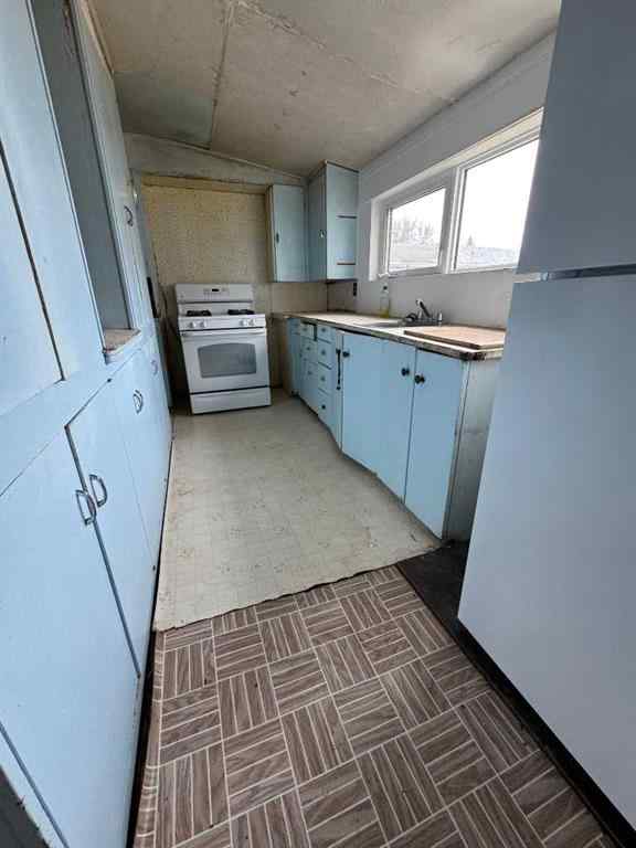 MLS® A2204120 - 5824 52 Street  in NONE Taber, Residential