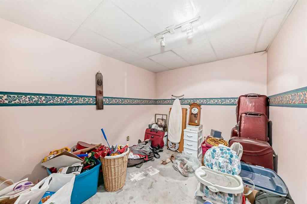 MLS® A2204293 - 25420 Township Road 400   in NONE Rural Lacombe County, Residential