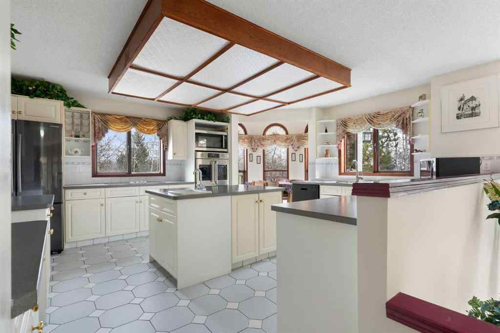 MLS® A2204305 - 243022 Westbluff Road  in Springbank Rural Rocky View County, Residential