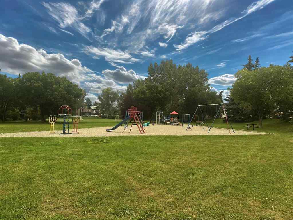 MLS® A2204360 - 2313 Richmond Road SW in Richmond Calgary, Residential