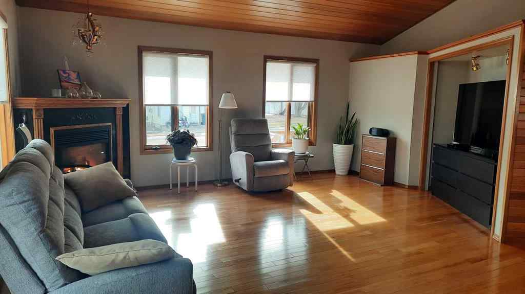 MLS® A2204511 - 241 4 Street  in Nacmine Drumheller, Residential