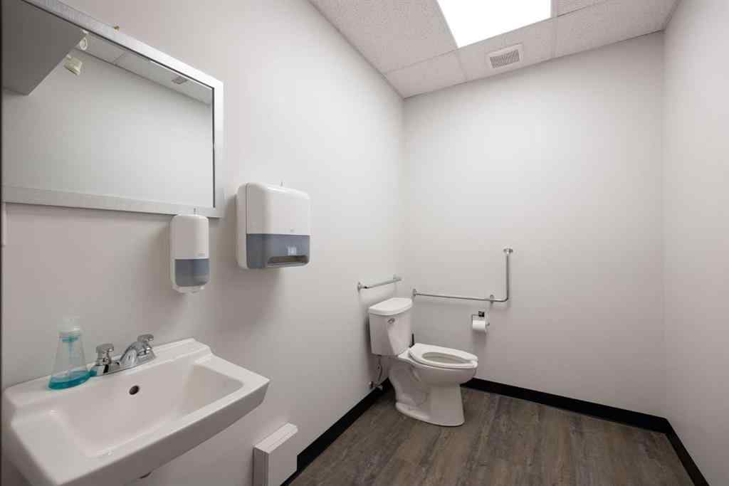 MLS® A2204545 - Unit #1 8026 Franklin Avenue  in Downtown Fort McMurray, Commercial
