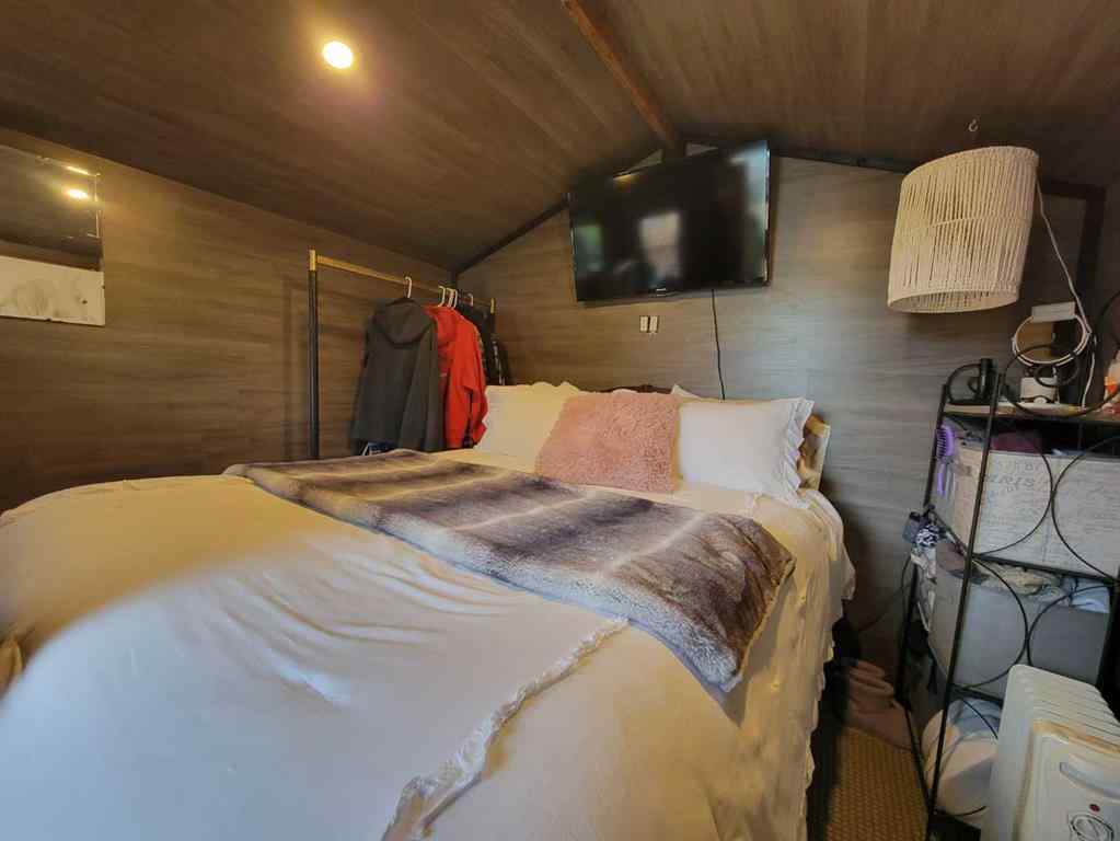 MLS® A2204653 - 101A HWY 2   in NONE Faust, Mobile