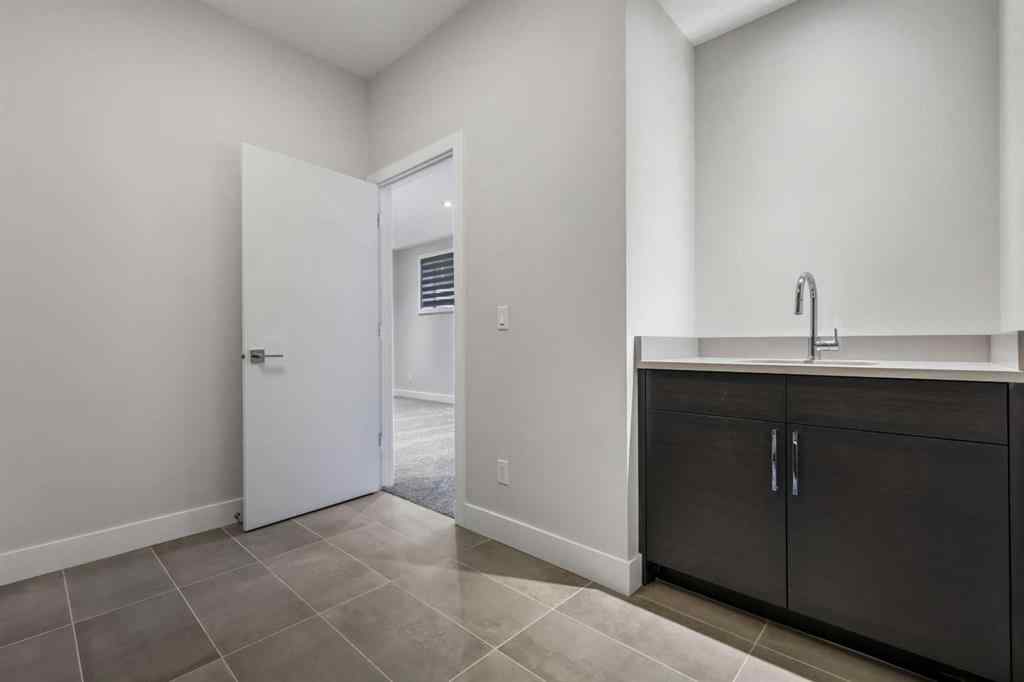 MLS® A2204677 - 639 26 Avenue NW in Mount Pleasant Calgary, Residential