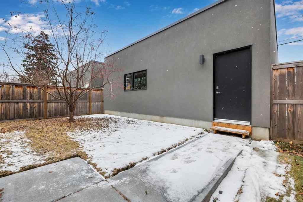 MLS® A2204677 - 639 26 Avenue NW in Mount Pleasant Calgary, Residential