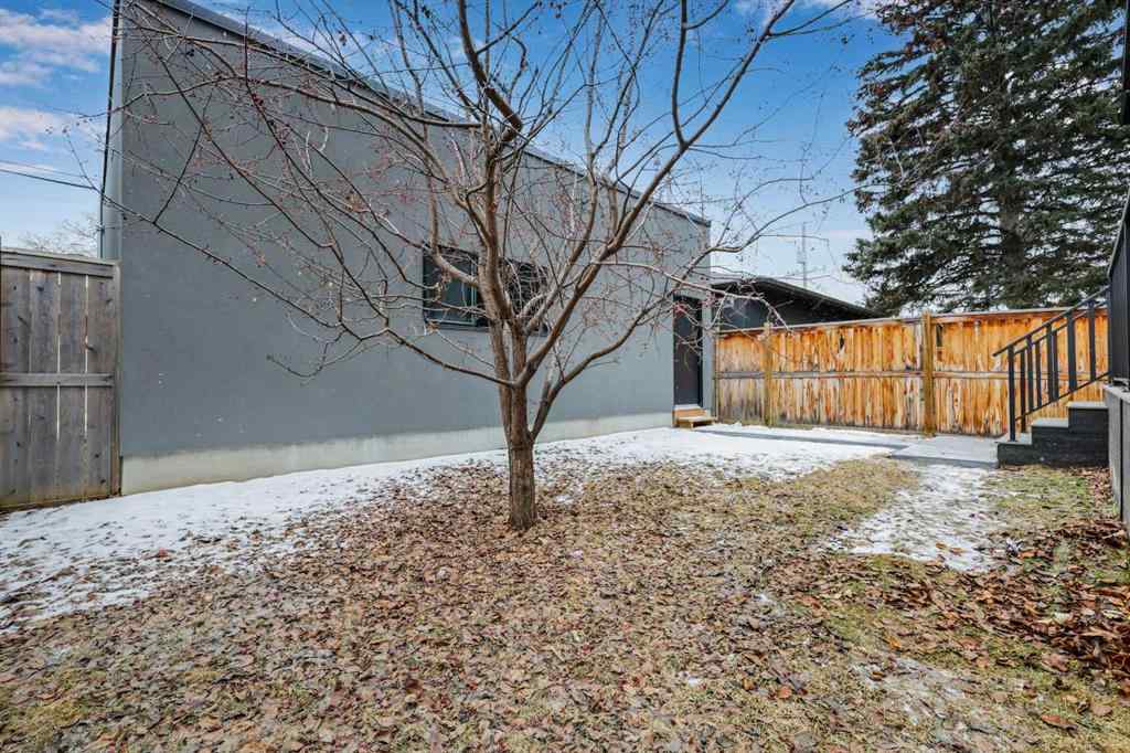 MLS® A2204677 - 639 26 Avenue NW in Mount Pleasant Calgary, Residential