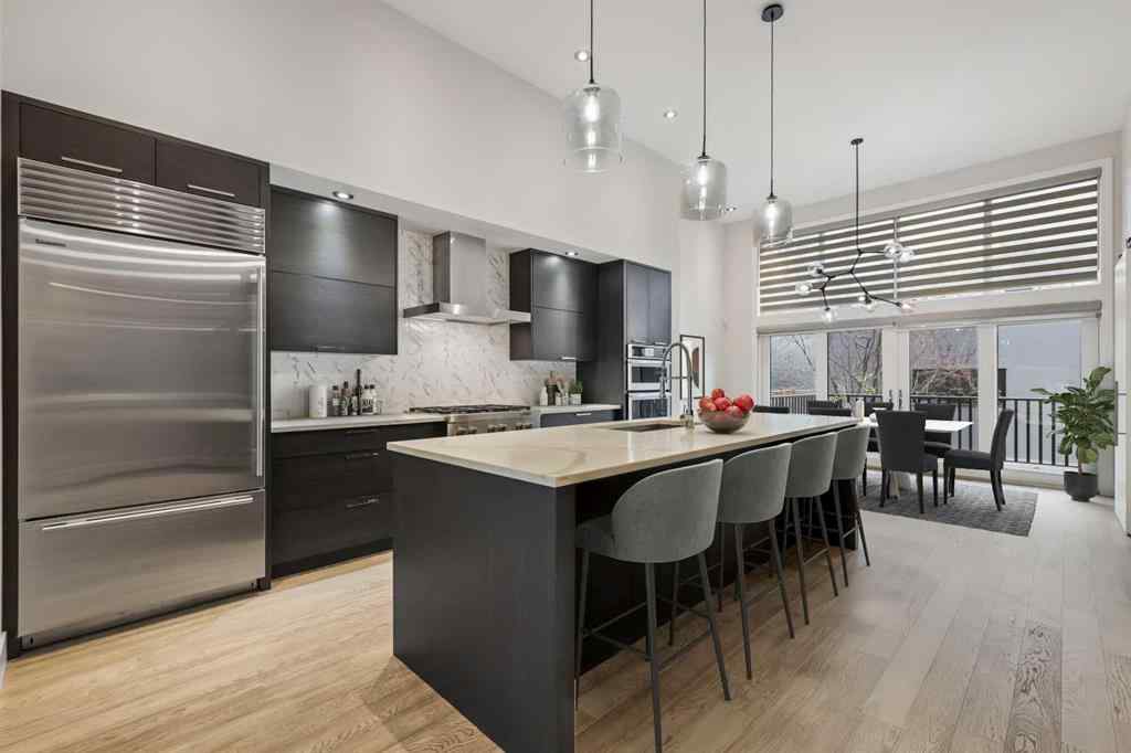 MLS® A2204677 - 639 26 Avenue NW in Mount Pleasant Calgary, Residential