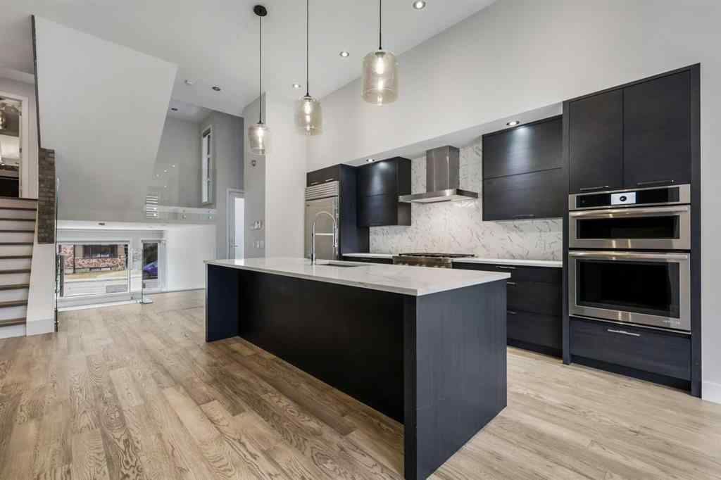 MLS® A2204677 - 639 26 Avenue NW in Mount Pleasant Calgary, Residential