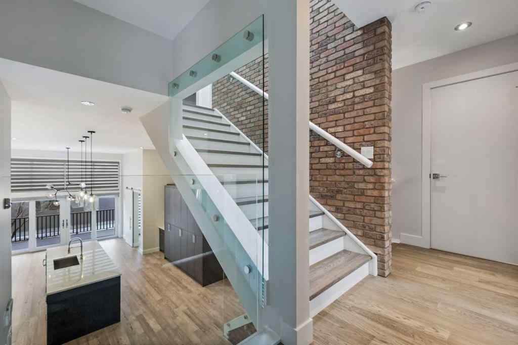 MLS® A2204677 - 639 26 Avenue NW in Mount Pleasant Calgary, Residential