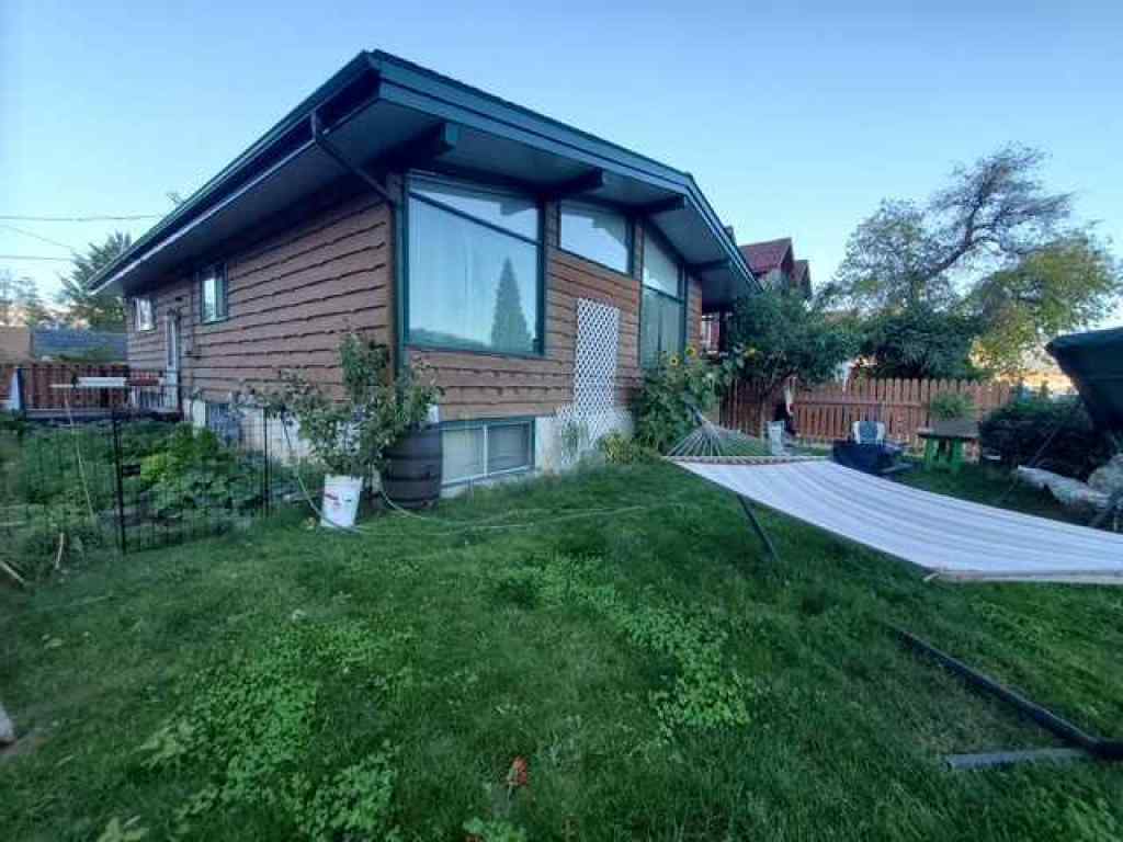 MLS® A2204877 - 404 Pyramid Lake Road  in Jasper Jasper, Residential