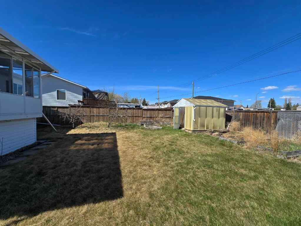 MLS® A2204885 - 4318 49 Avenue  in NONE Grimshaw, Residential