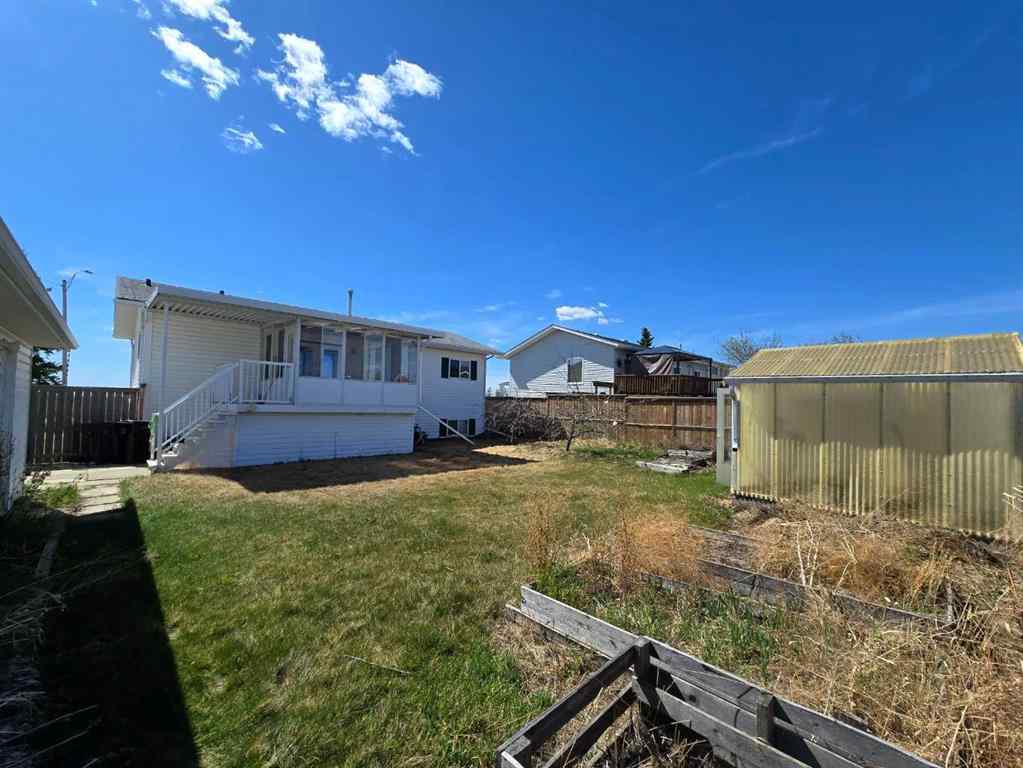 MLS® A2204885 - 4318 49 Avenue  in NONE Grimshaw, Residential