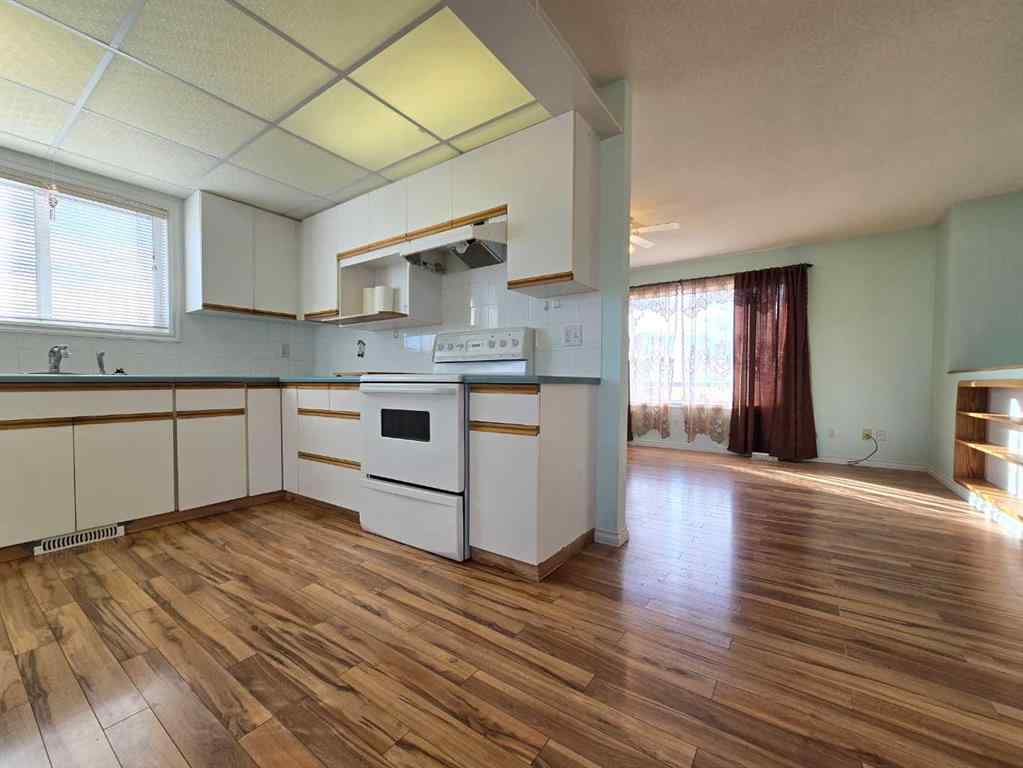 MLS® A2204885 - 4318 49 Avenue  in NONE Grimshaw, Residential