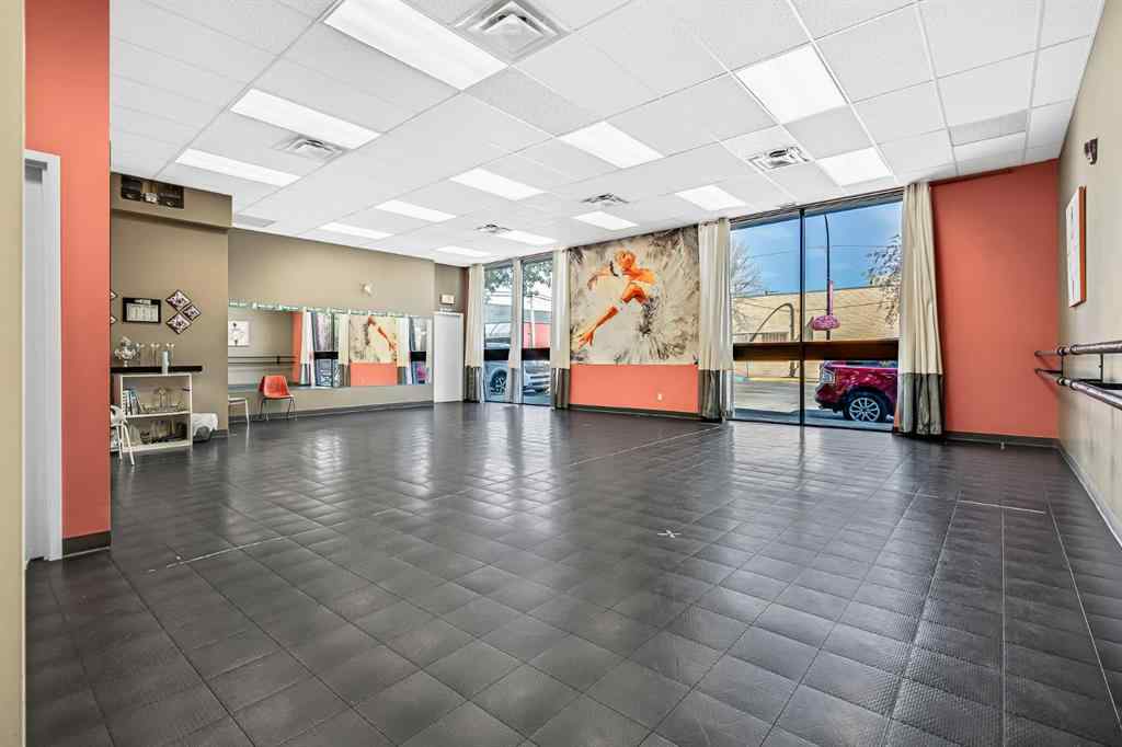 MLS® A2204947 - 4916 50 Avenue   in Central Business District Lloydminster, Commercial