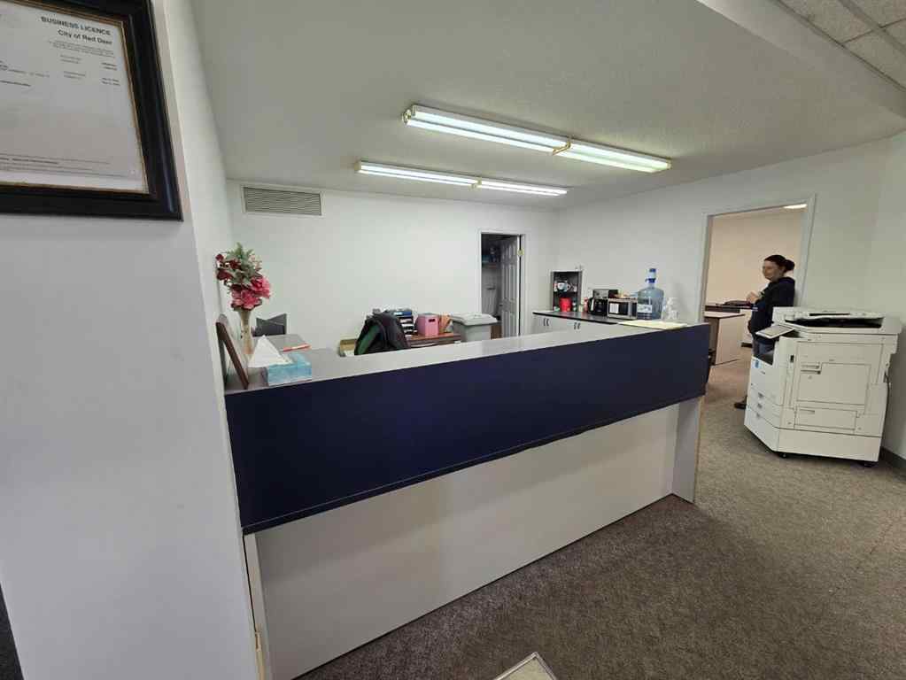 MLS® A2205046 - Unit #170 8319 Chiles Ind Avenue  in Chiles Industrial Park Red Deer, Commercial